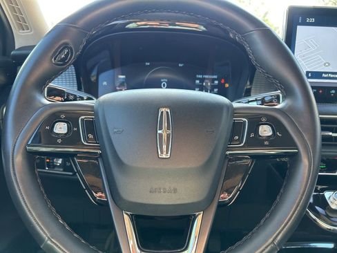Used 2023 Lincoln Corsair Standard image 22