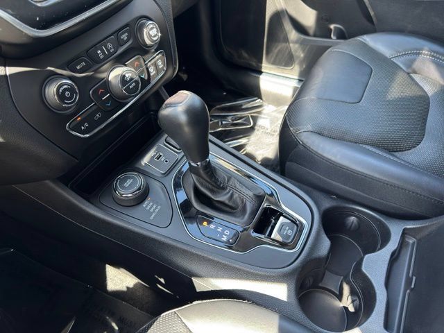 Used 2019 Jeep Cherokee Limited AWD/4WD image 20