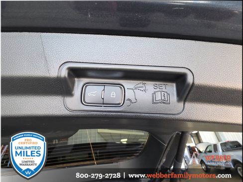 Used 2024 Ford Explorer XLT w/ Equipment Group 202A AWD/4WD image 8