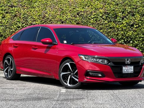 Used 2018 Honda Accord Sport image 2