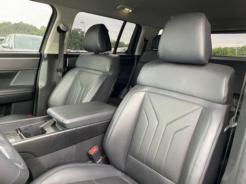 Used 2025 Hyundai Santa Fe SEL FWD image 12