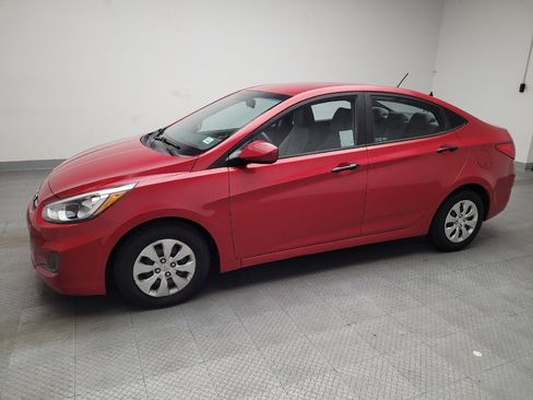 Used 2016 Hyundai Accent SE image 2
