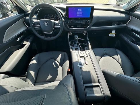 New 2026 Toyota Grand Highlander AWD image 12