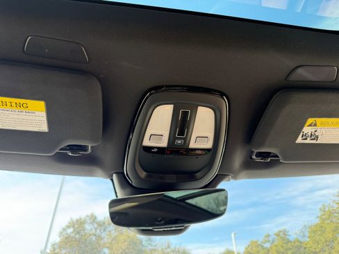 Certified 2024 Volvo XC90 T8 Plus w/ Protection Package Premier image 21