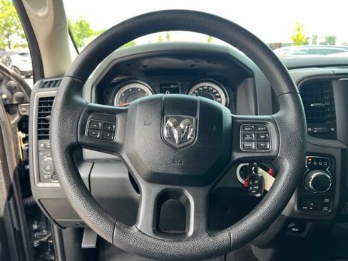 Used 2017 RAM 1500 Express AWD/4WD image 13