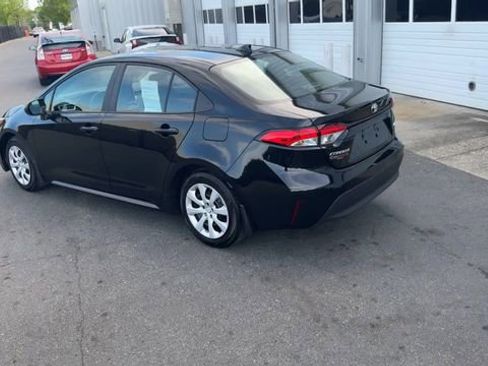 Used 2025 Toyota Corolla LE FWD image 11