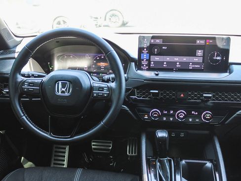Used 2023 Honda Accord Sport image 13