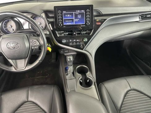 Used 2021 Toyota Camry SE image 12