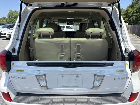 Used 2008 Lexus LX 570 4WD image 38