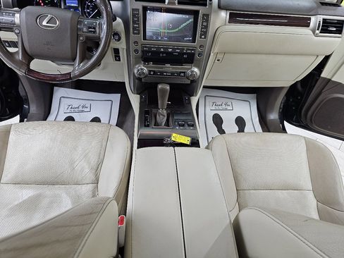Used 2017 Lexus GX 460 image 29