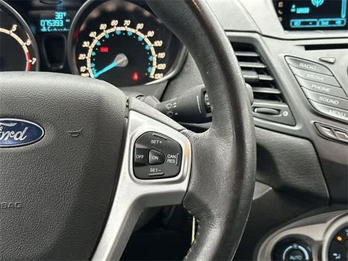 Used 2015 Ford Fiesta SE image 9