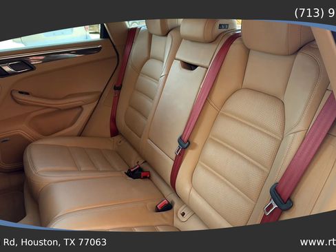 Used 2015 Porsche Macan Turbo image 31