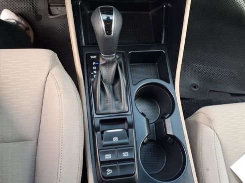 Used 2021 Hyundai Tucson SE w/ Cargo Package image 16