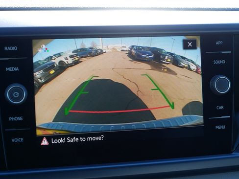 Used 2023 Volkswagen Taos SE image 27