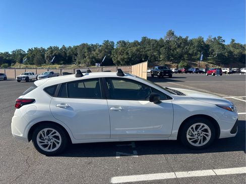 Used 2025 Subaru Impreza 2.0i image 4