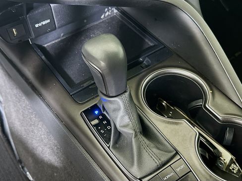 Used 2023 Toyota Camry SE w/ Convenience Package FWD image 21