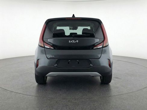 Used 2025 Kia Soul LX w/ LX Technology Package FWD image 7