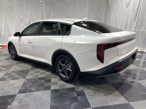 New 2026 Kia K4 LXS image 2