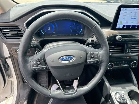 Used 2020 Ford Escape Titanium AWD/4WD image 15