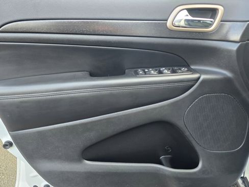 Used 2015 Jeep Grand Cherokee Laredo w/ Security & Convenience Group image 14