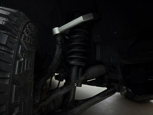 Used 2025 Ford Bronco Badlands image 16