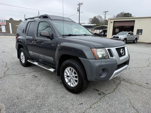 Used 2015 Nissan Xterra S w/ Value Package image 3
