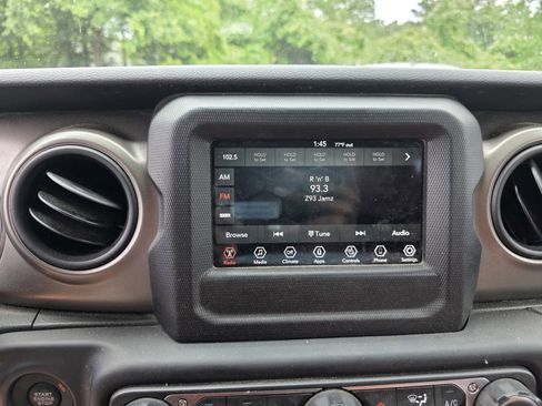 Used 2018 Jeep Wrangler Unlimited Sport S AWD/4WD image 27