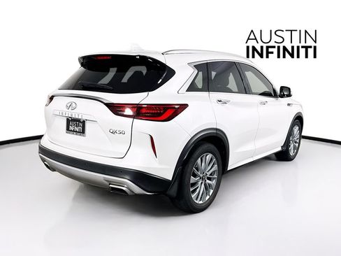 Certified 2023 INFINITI QX50 Luxe FWD image 9