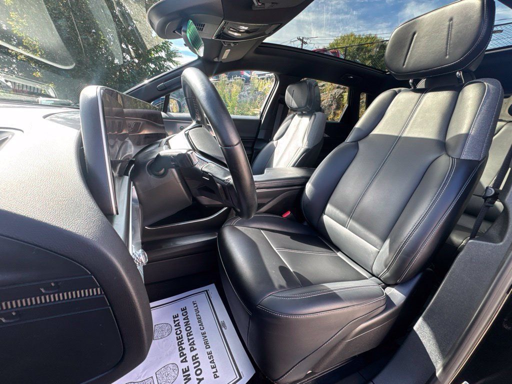 Used 2024 Cadillac Lyriq Tech w/ Driver Assist Package AWD/4WD image 15