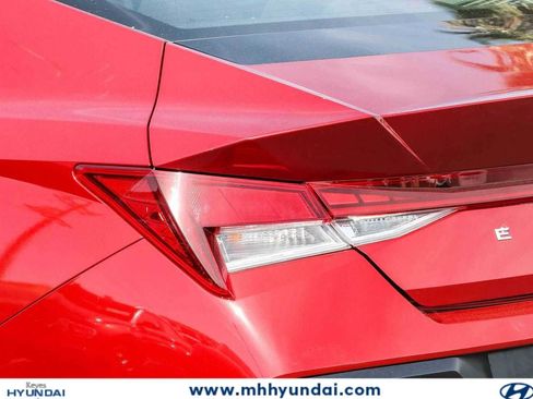 Certified 2024 Hyundai Elantra SEL w/ Convenience Package FWD image 9