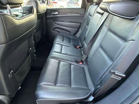 Used 2020 Jeep Grand Cherokee Overland image 16