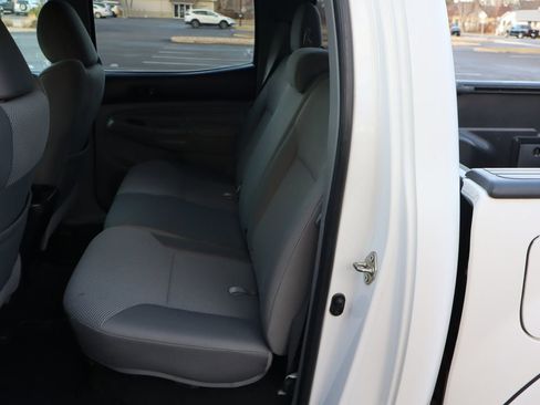 Used 2014 Toyota Tacoma PreRunner image 20