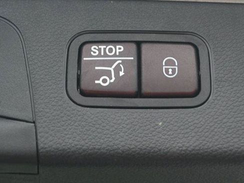 Used 2019 Mercedes-Benz GLC 300 4MATIC image 33