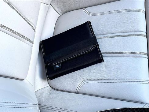 Used 2022 BMW 530i w/ Premium Package RWD image 14