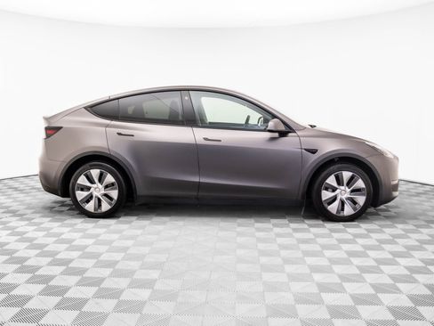 Used 2023 Tesla Model Y Long Range image 7