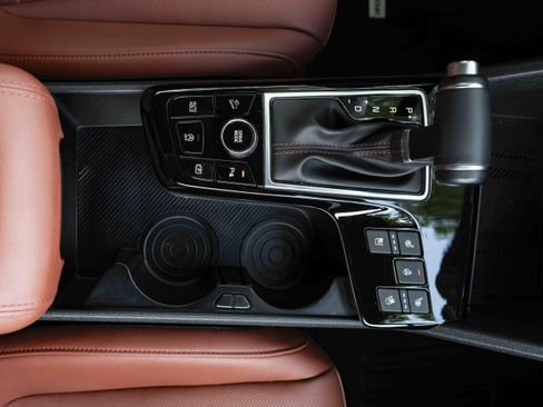 Used 2025 Kia Sportage SX image 27