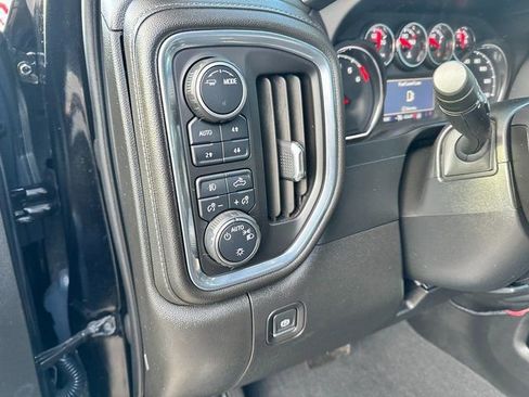 Used 2022 Chevrolet Silverado 1500 LT Trail Boss w/ Convenience Package II image 17