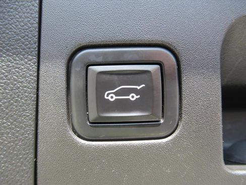 Used 2020 Cadillac XT4 Premium Luxury FWD image 31