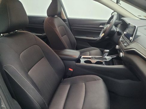 Used 2024 Nissan Altima 2.5 SV image 21