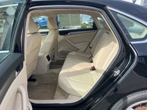 Used 2015 Volkswagen Passat TDI SE image 26