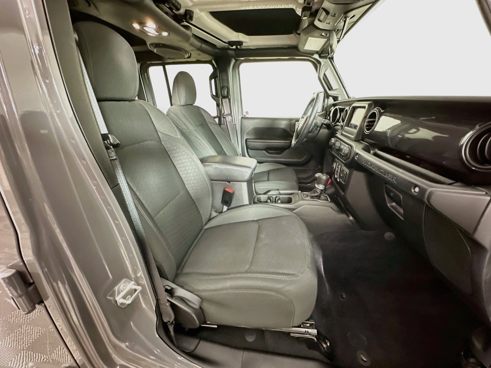 Used 2021 Jeep Wrangler Unlimited Sport AWD/4WD image 29