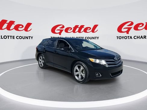 Used 2014 Toyota Venza LE image 2
