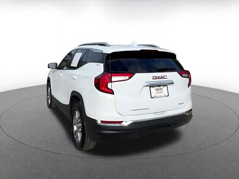 Used 2024 GMC Terrain SLT image 11