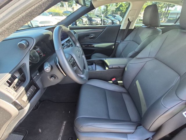 Used 2025 Lexus ES 300h w/ Premium Package FWD image 14