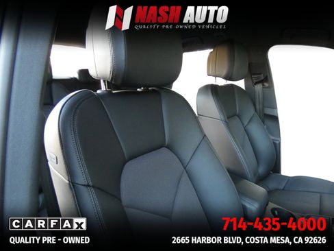 Used 2024 Porsche Macan AWD/4WD image 28