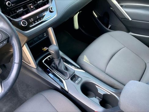 Used 2022 Toyota Corolla Cross LE w/ Moonroof Package FWD image 16