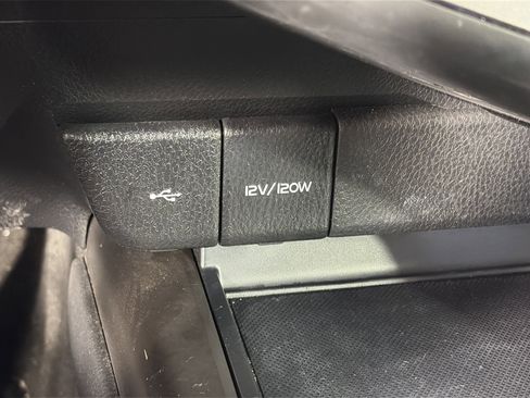 Used 2021 Toyota Camry SE image 22