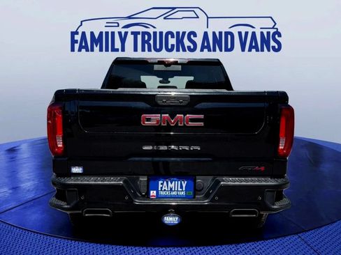 Used 2021 GMC Sierra 1500 AT4 w/ AT4 Value Package AWD/4WD image 4