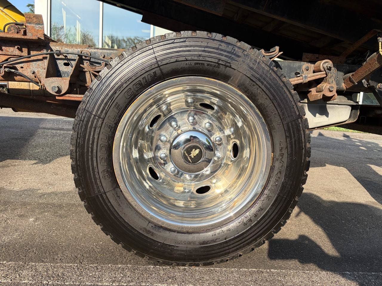 Used 2015 Ford F550 4x4 Regular Cab Super Duty image 16
