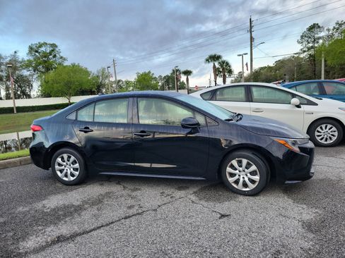 Used 2023 Toyota Corolla LE image 7